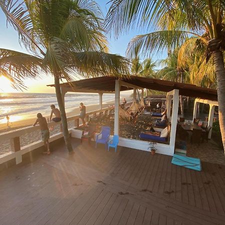Solid Surf Camp Hostel Nicaragua Transito 외부 사진