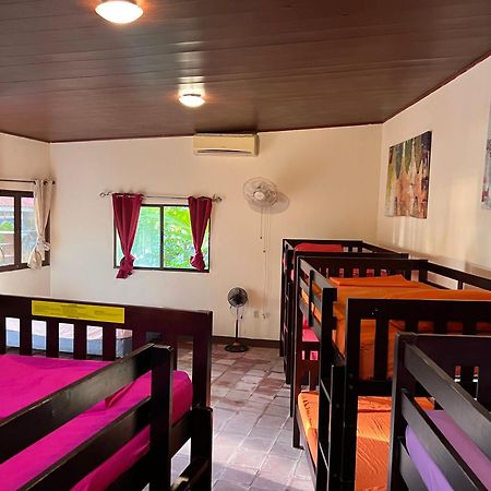 Solid Surf Camp Hostel Nicaragua Transito 외부 사진