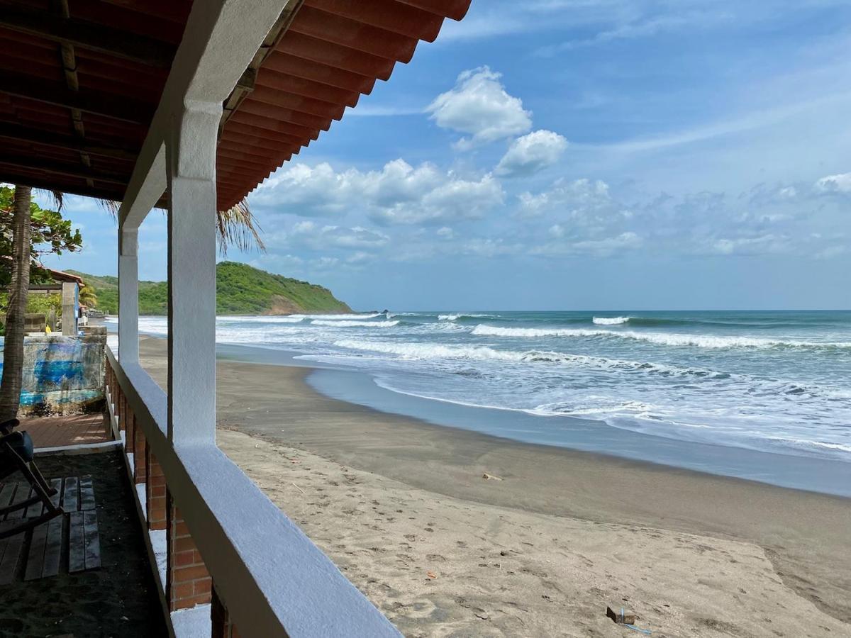 Solid Surf Camp Hostel Nicaragua Transito 외부 사진