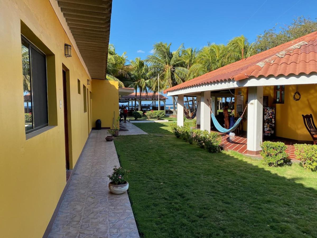 Solid Surf Camp Hostel Nicaragua Transito 외부 사진