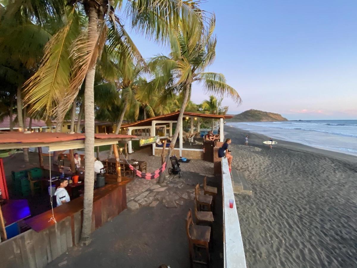 Solid Surf Camp Hostel Nicaragua Transito 외부 사진