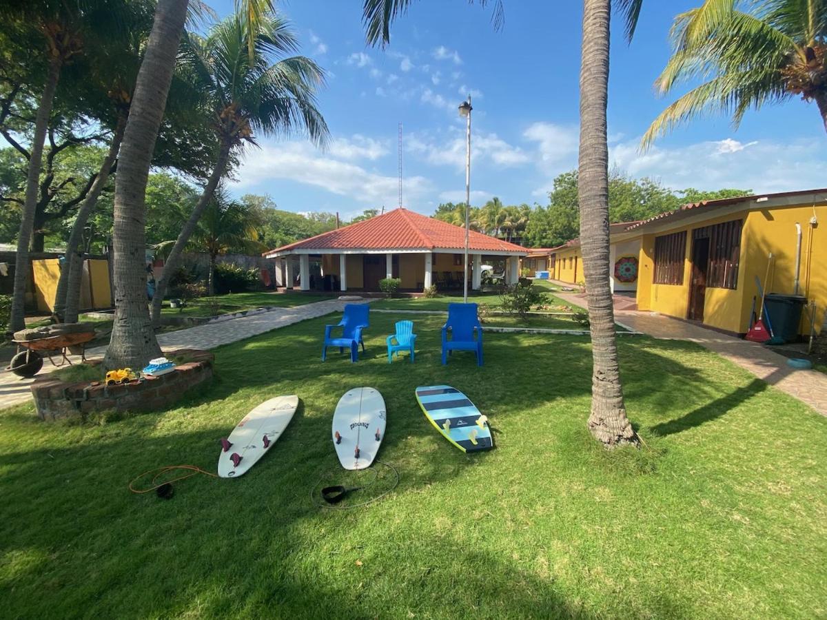 Solid Surf Camp Hostel Nicaragua Transito 외부 사진