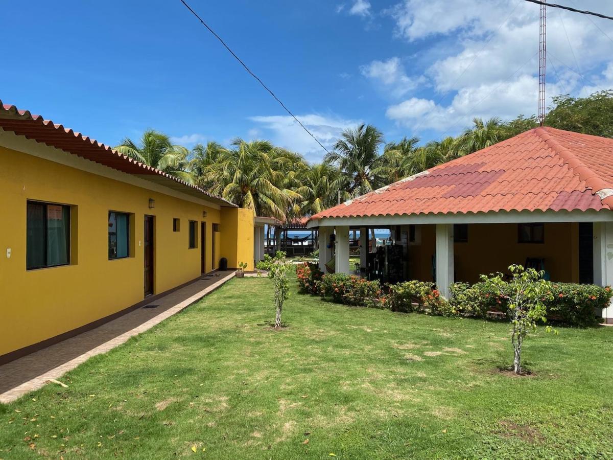 Solid Surf Camp Hostel Nicaragua Transito 외부 사진