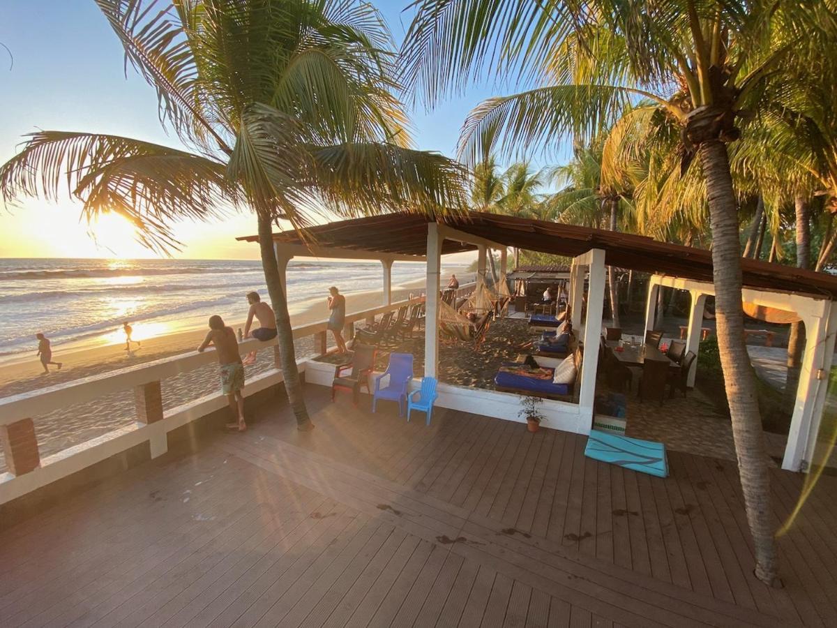 Solid Surf Camp Hostel Nicaragua Transito 외부 사진