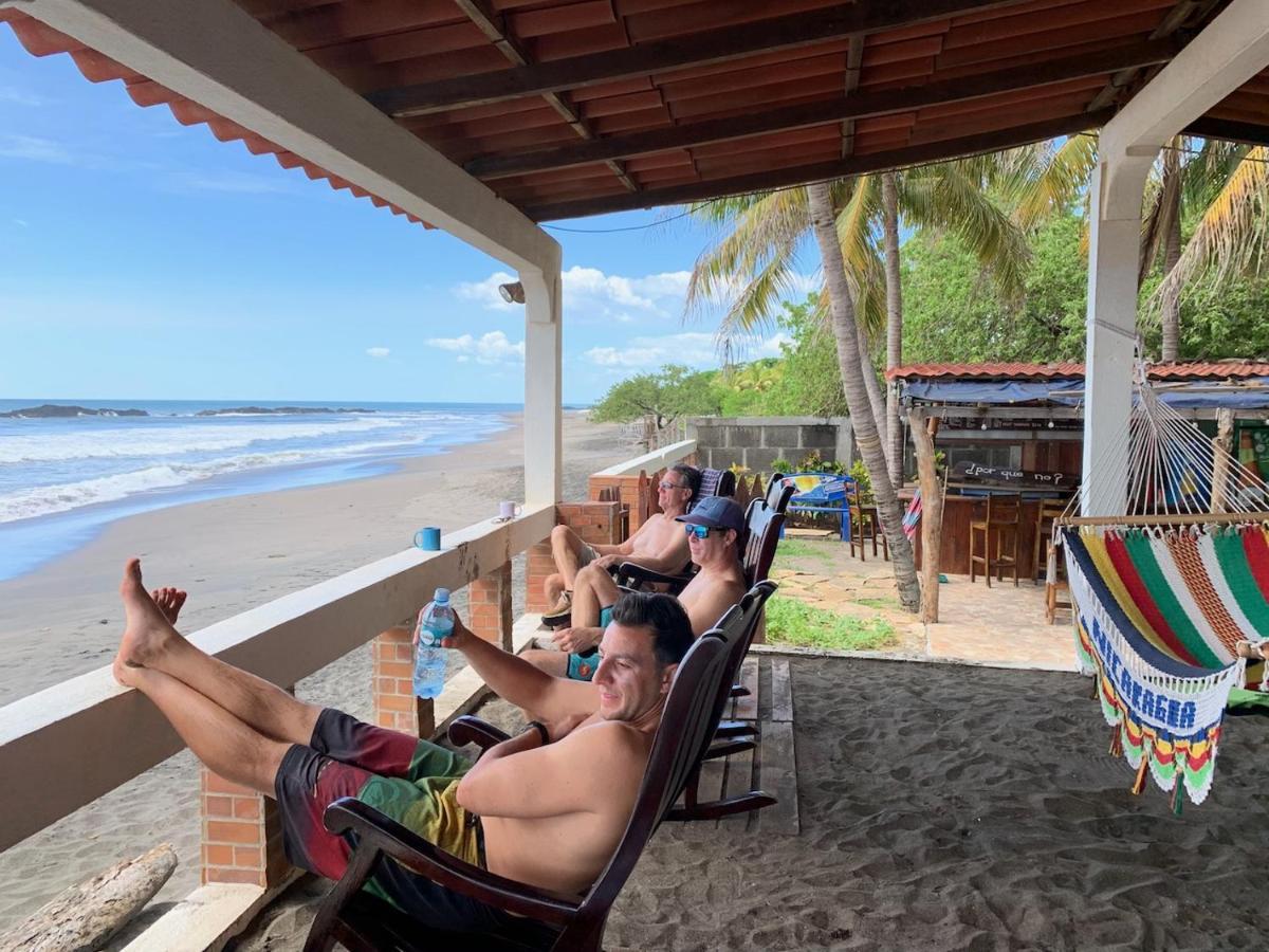 Solid Surf Camp Hostel Nicaragua Transito 외부 사진