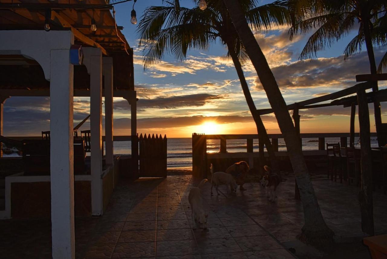 Solid Surf Camp Hostel Nicaragua Transito 외부 사진